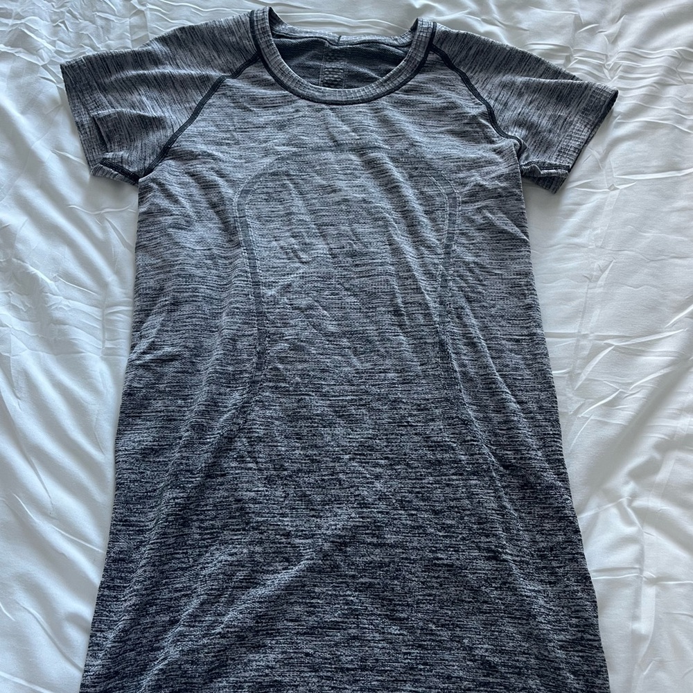 Lululemon swiftly tee shirt